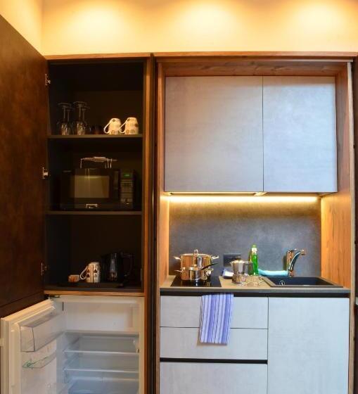 带阳台标准四人间, Aria Alpina Guest House Affittacamere