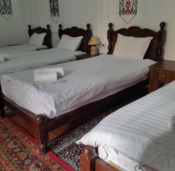 غرفة ديلوكس ثلاثية, Ravshan Guest House