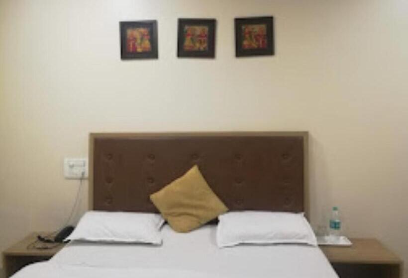 Номер Economy, Maratha Palace,satara