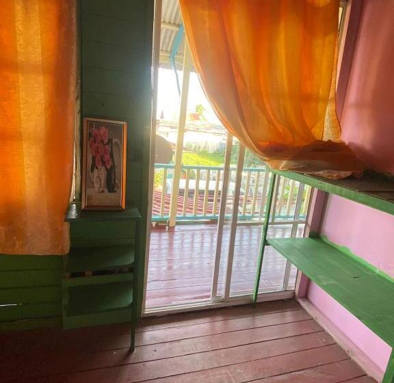 غرفة عائلية, Hostal Caribbean Beach