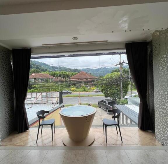 マウンテンビュースタンダードルーム, Petunya Phuket Guest House