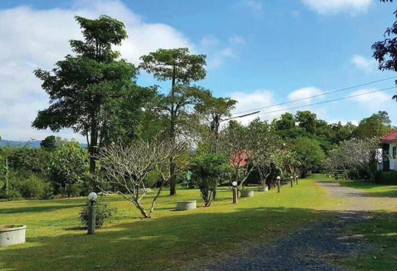 Номер Стандарт, Viewsuay Farsai Wangnamkaew