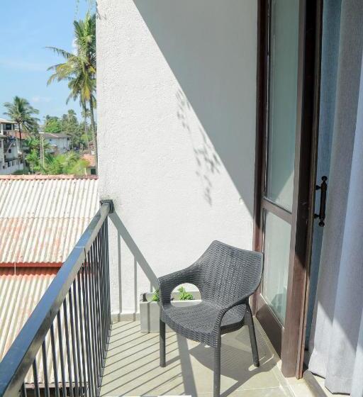 디럭스 트리플 룸, Travellers Hotel Hikkaduwa