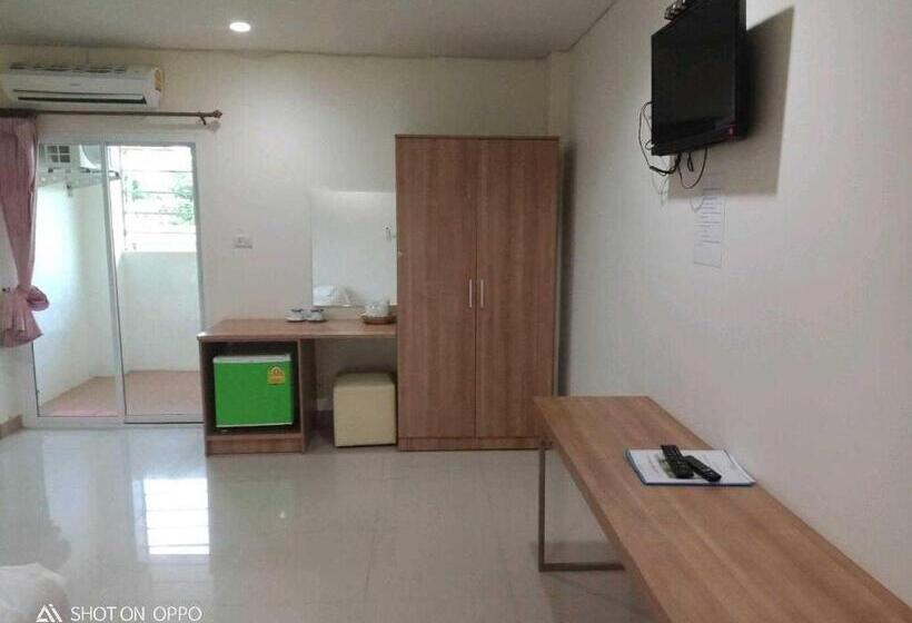 스탠다드 룸 킹사이즈 침대, Bumnsaya Place บุญสะญา เพลส