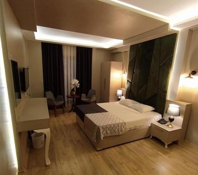 اتاق استاندارد یک نفره, Uğur Byc