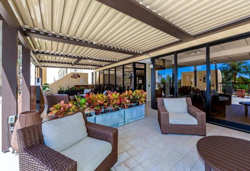 דירת חדר נוף לים, Ocean Front Spectacular Condo