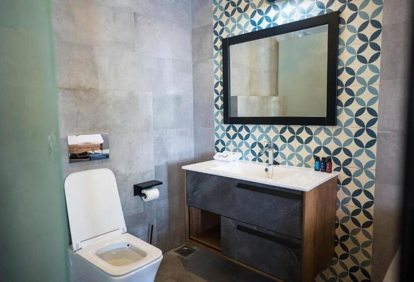 Suite with lake view, Tabebuia Spa And Safari Resort