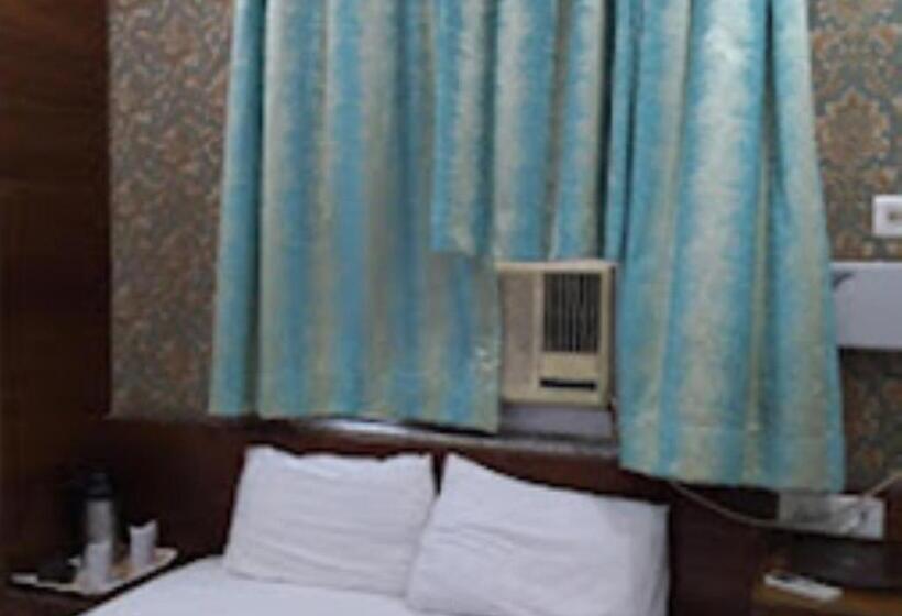 اتاق لوکس, Vinayak International