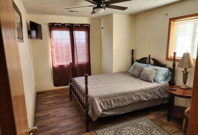 Дом 4 Спальни, A Wine Country Home In Yamhill County