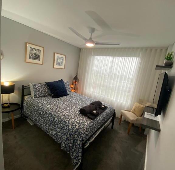 Номер Стандарт Совместная Ванная, It S Paradise Here, Private Room With Breakfast And 2 Cats
