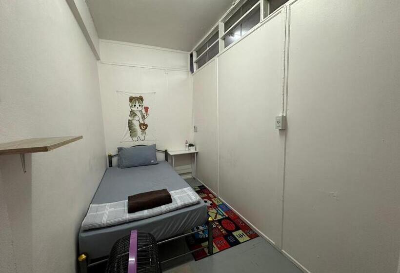 标准单人间共用浴室, Madam Guesthouse