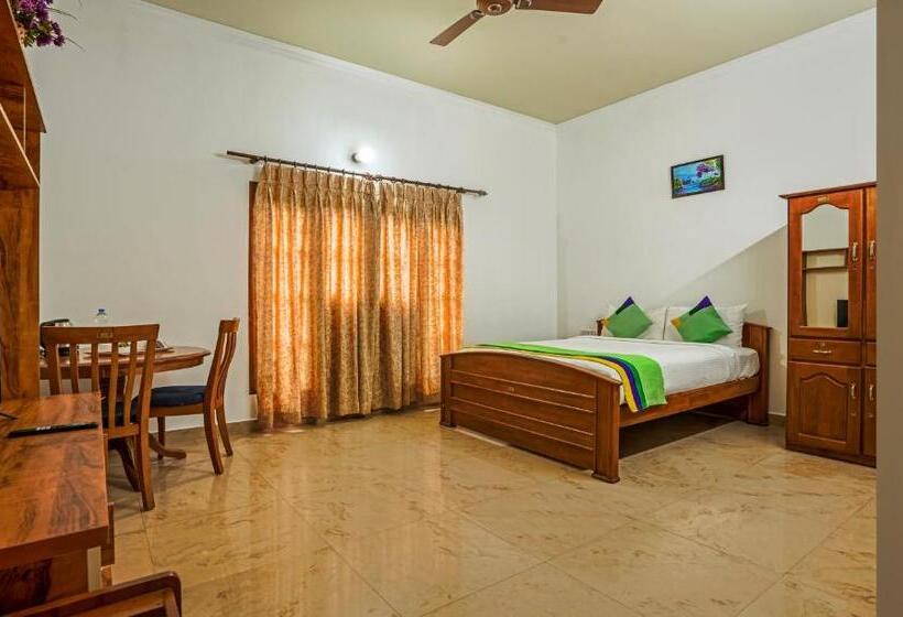 Номер Стандарт, Itsy Hotels Classiyo Munnar Crown Resorts With Balcony