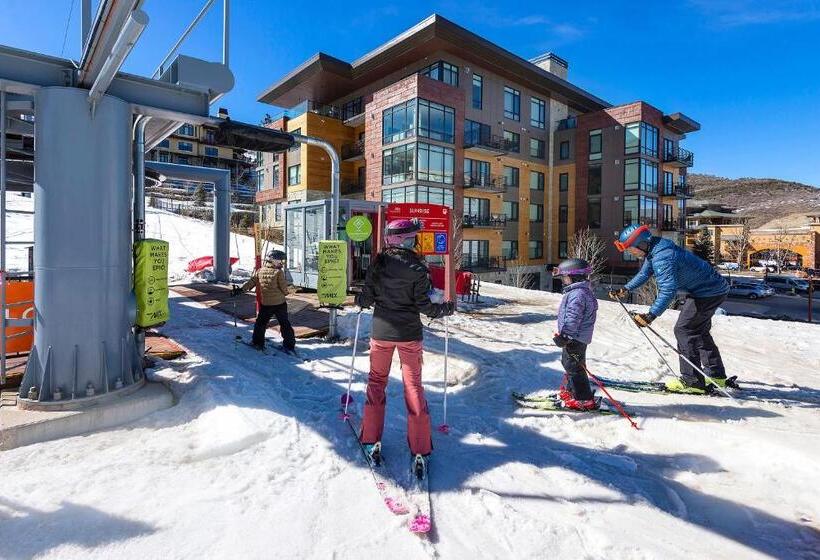Номер Deluxe Кровать Кинг, Lift By All Seasons Resort Lodging