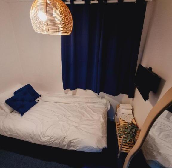 스탠다드 싱글 룸, Space Guesthouse