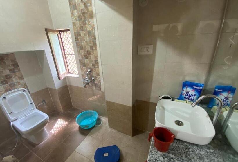Номер Стандарт с Балконом, Dwarka Mai Guest House