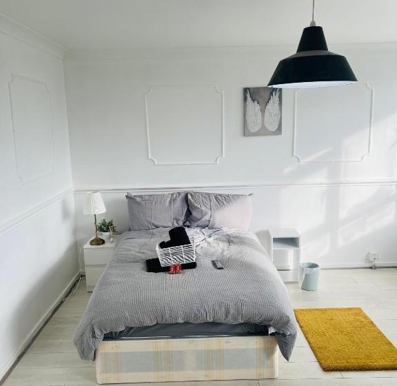 Номер Deluxe с Балконом, Elegant Downtown Escape