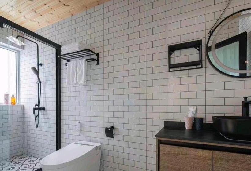 Номер Стандарт, Geometric  Home White Space B&b