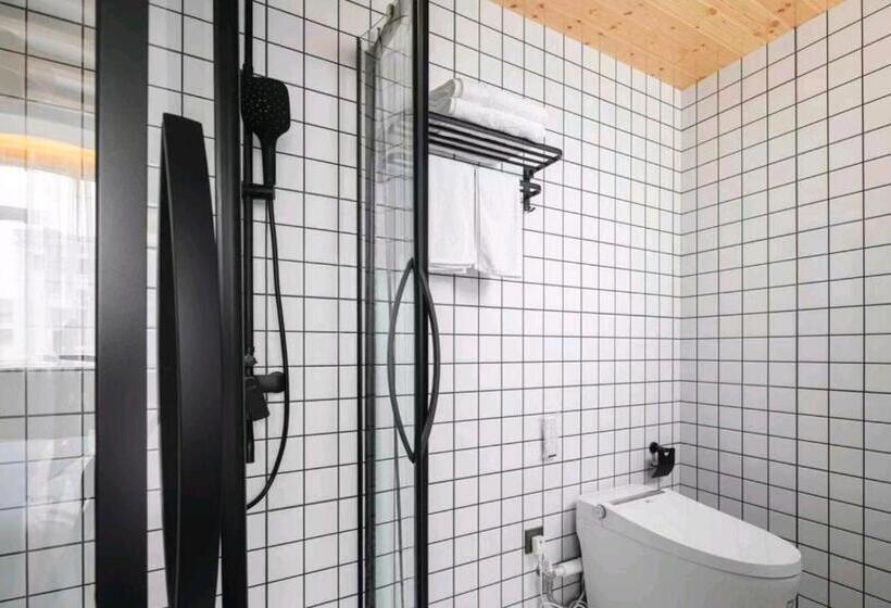 Quarto Estandar, Geometric  Home White Space B&b