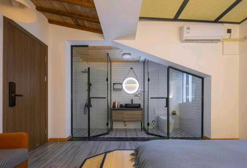 Quarto Superior, Geometric  Home White Space B&b