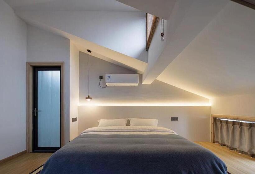Quarto Superior, Geometric  Home White Space B&b