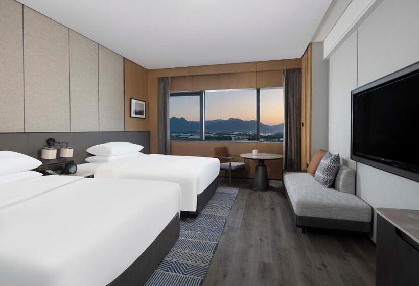 Номер Deluxe, Sheraton Pujiang