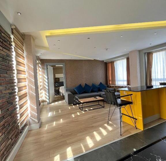 Люкс 2 Спальни, The Sisli Luxury Corner Suit