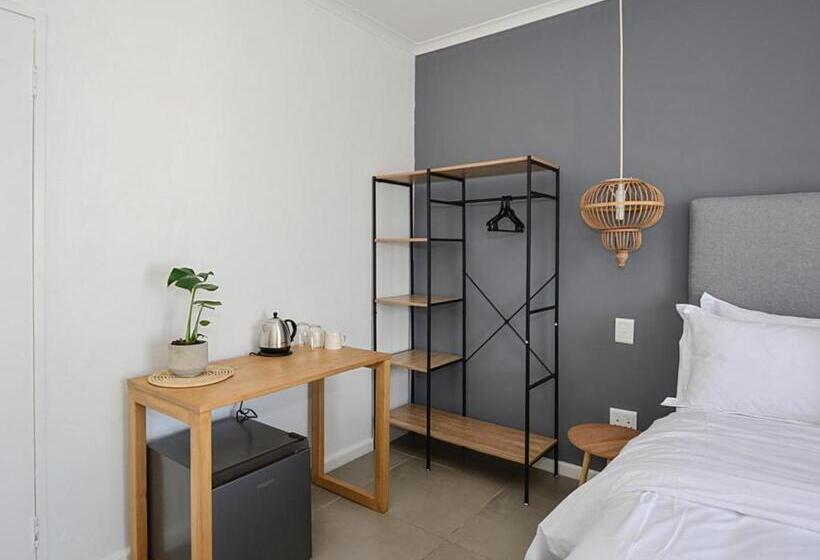 Номер Стандарт, 19 Beach Road