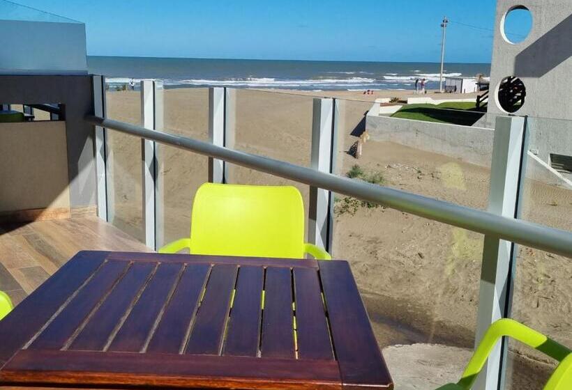 带1个卧室的带阳台的公寓, View Beach