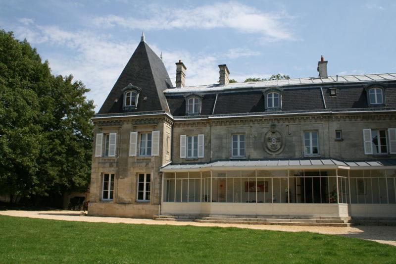 Номер Стандарт, Château De Roberville
