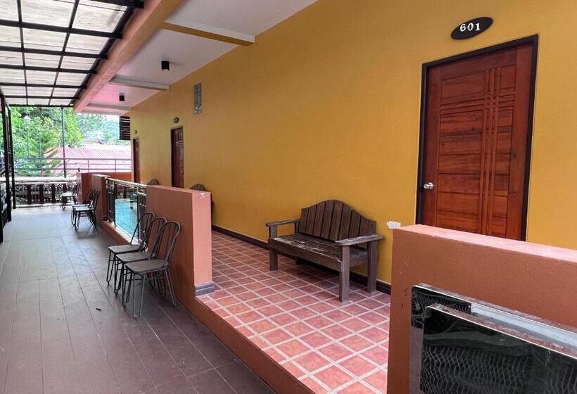 غرفة قياسية, Happy Garden Resort Betong