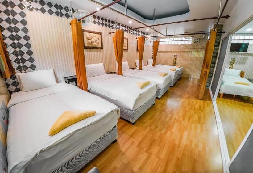 غرفة عائلية حمام مشترك, Happy Garden Resort Betong
