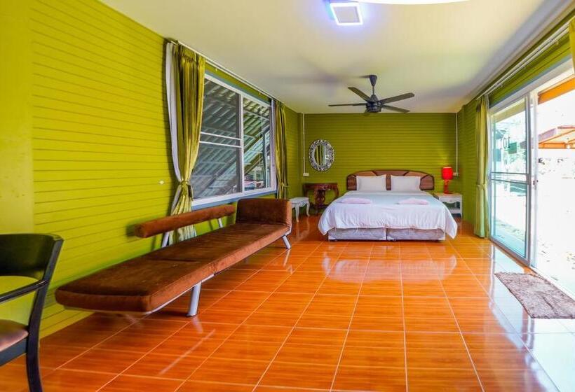 غرفة ديلوكس مزودة بشرفة, Happy Garden Resort Betong