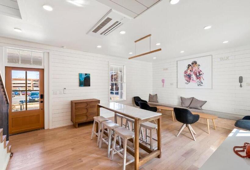 1베드룸 아파트 1층, Boutique Room Steps From Downtown Mall Rose Jean Room 1