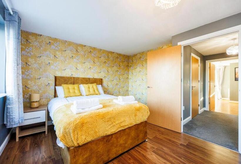 اتاق استاندارد با سرویس بهداشتی مشترک, Beautiful Large Rooms In Ashford