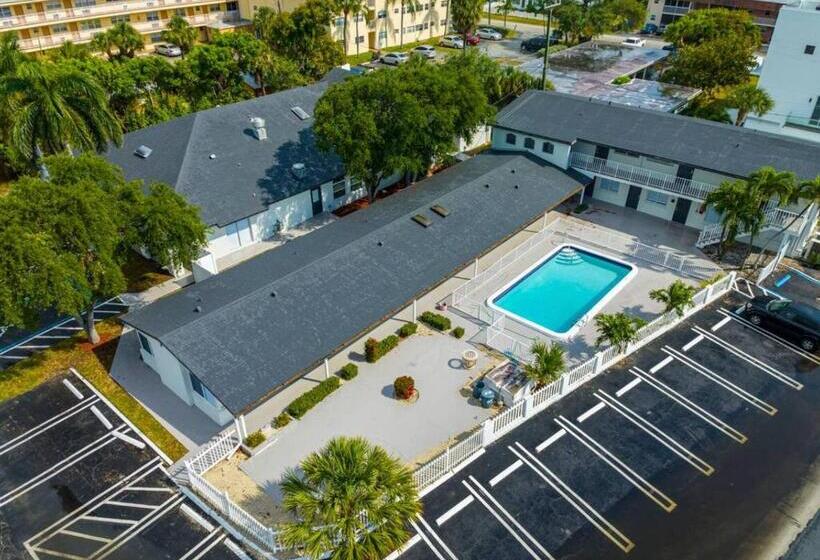 스탠다드 룸, Room In Guest Room   Elegant Remodeled Beach Hotel   05