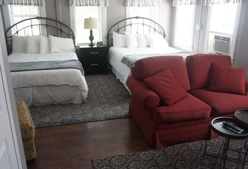 수피리어 룸, The Frogtown Inn