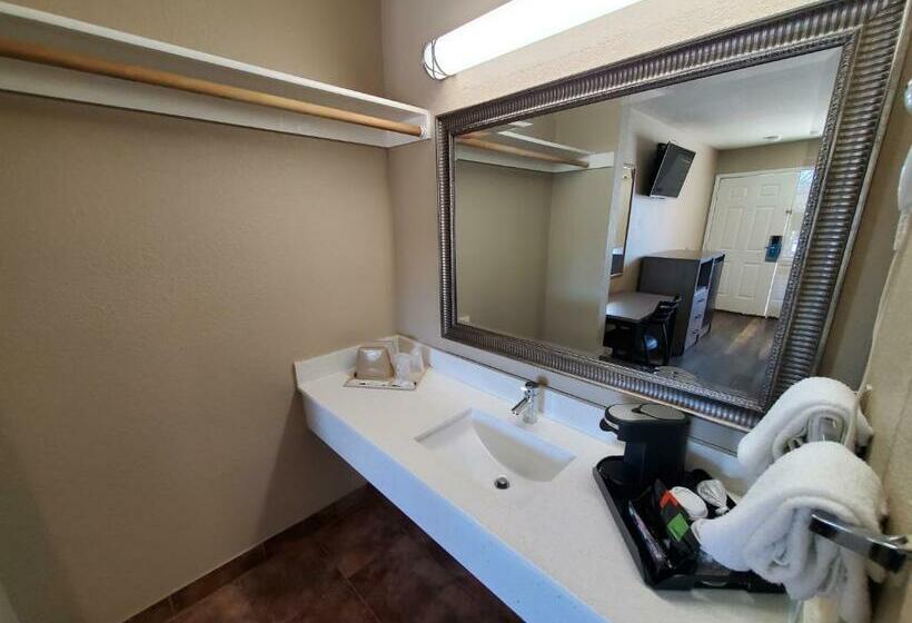 חדר סטנדרט שתי מיטות זוגיות, River Inn Motel