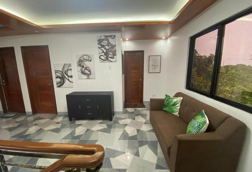 Семейный Номер, Luxurious & Spacious Guesthouse
