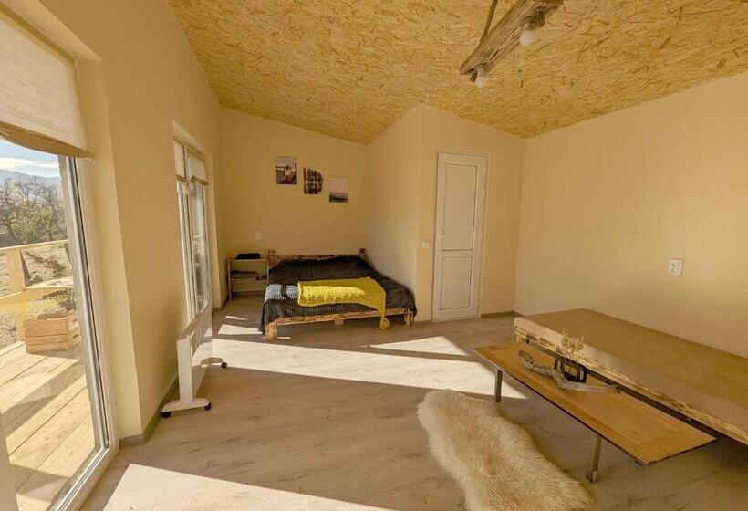 Номер Стандарт Трехместный, Cypress Guesthouse