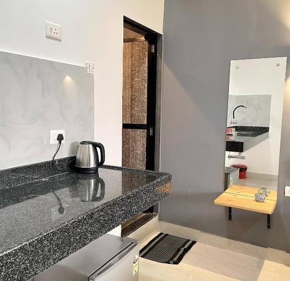 اتاق استاندارد با تخت بزرگ, Kiara Studio Apartment Assagao   Goaround Homes