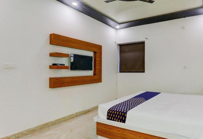 三人经典房间, Spot On Hotel Knight Inn