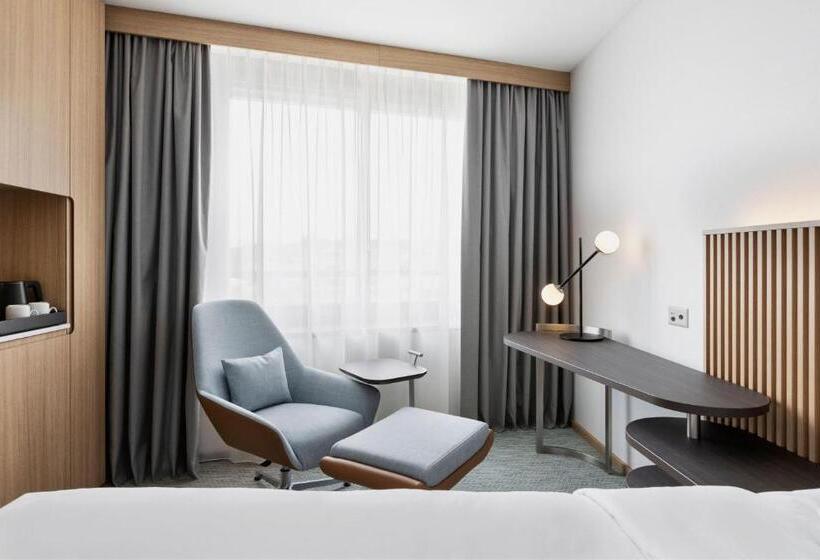 Номер Премиум Вид на Город, Courtyard By Marriott Biel Bienne