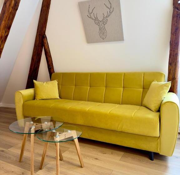 اتاق لوکس با تخت بزرگ, Townhouse Boutique