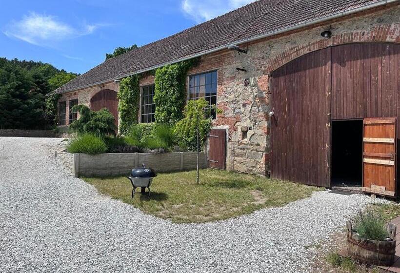 منزل غرفة نوم واحدة, Chateau Kravín   Celý Objekt 15 Pokojů A Stodola