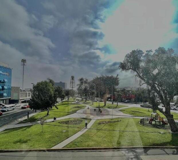 Номер Стандарт, Residencia Monterrico