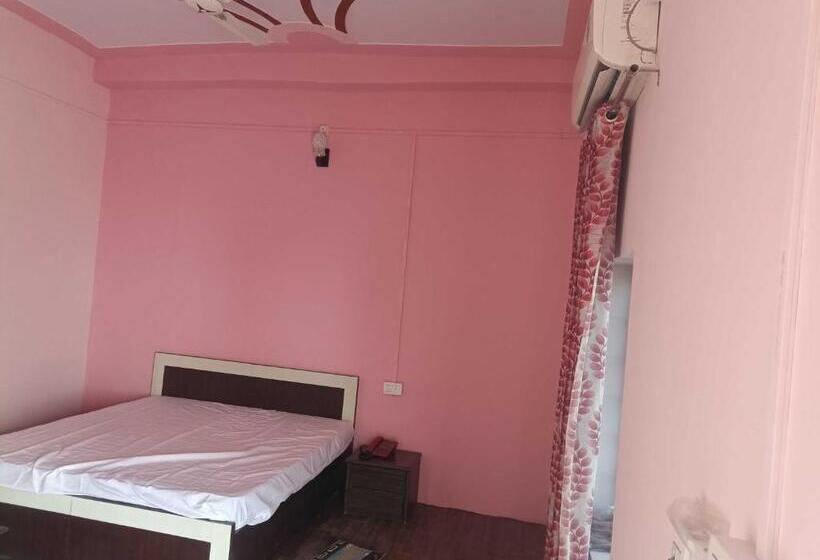 Трехместный Номер Классика, Pop 80511j Palki Hotel And Marriage Palace