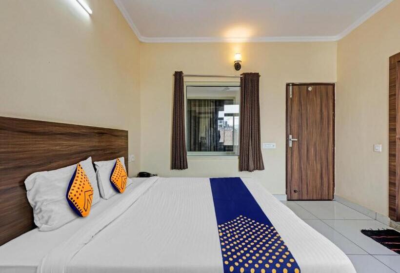 标准间, Spot On 81139 Hotel Pearl Inn