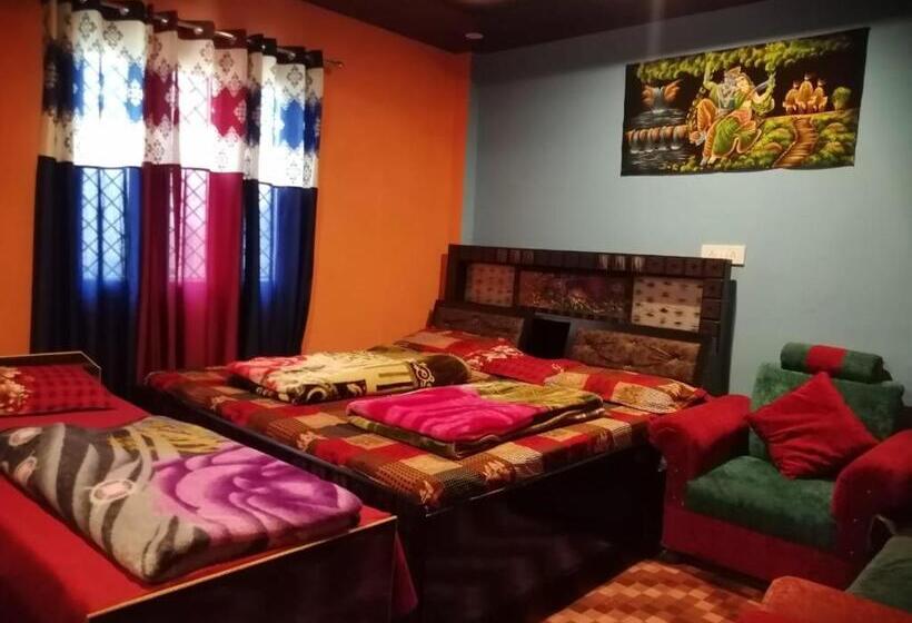 디럭스 패밀리 룸, Shri Narayan Tourist Lodge & Chandica