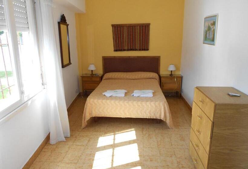 חדר סטנדרט לשלושה, Arenas Y Apartamentos