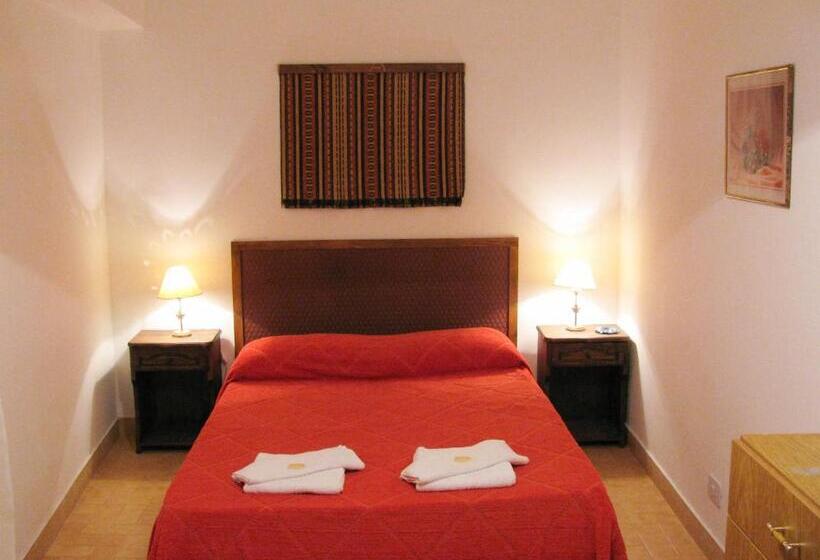 חדר סטנדרט לשלושה, Arenas Y Apartamentos